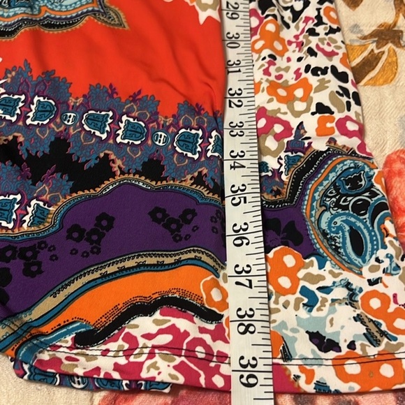 Mackenzie & James,Gorgeous
Floral/Paisley, 1/4 Zip/Circle-Pull, Stretch,Size S - Picture 8 of 9